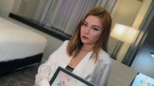 Nữ Nhân Viên Dùng Cách Tốt Nhất Để Bù Đắp Doanh Số Không Đạt NicoLove