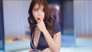 Cuộc Sống Riêng Tư Của Tiếp Viên Hàng Không Sin Yuli