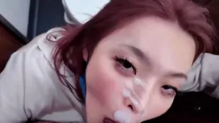 Trên Tàu Cao Tốc Kitty Thổi Kèn Cho Anh Chàng
