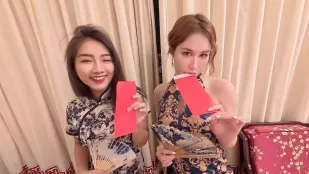 Bạn Mới Yuri Sục Lồn Một Dòng Bên Cạnh Tôi Và Phun Nước