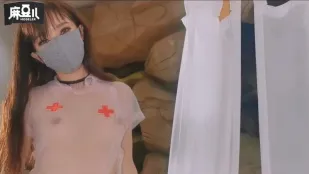 Đĩ Hàng Đỉnh Su Su Nói Dâm Không Ngừng Trong Lỗ Cây Nhỏ