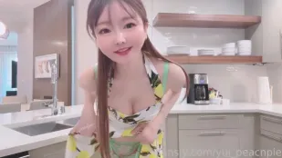 Nội Trợ Dâm Đãng Quyến Rũ Thợ Sửa Ống Nước Bị Đụ Xịt Nước