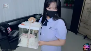 Sinh Nhật, Anh Giao Hàng Làm Rơi Bánh Kem, Trả Bằng Cặc To! Sakura Sora Momomo