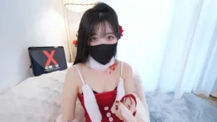 XV014 Đêm Giáng Sinh Ngoại Tình: Anh Ruột Đâm Xuyên Lồn Em Gái Bằng Cặc Cứng