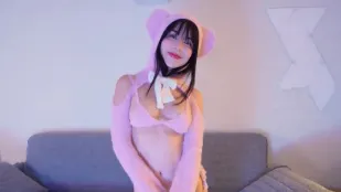Chuột con gợi cảm: LunaLovekiss cần bị trừng phạt