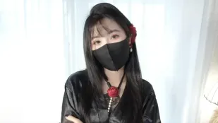 Nữ Chủ Nhà Dâm Đãng Đến Thu Tiền Nhà