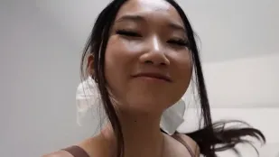 Cô Nàng Cowgirl Gợi Cảm Và Màn Bắn Tinh Đầy Mặt
