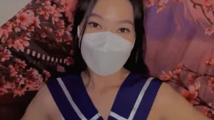Nhìn em kế đóng vai nữ sinh Nhật tự sướng anh không chịu nổi