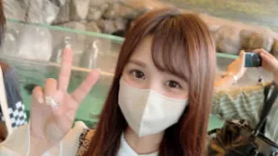 Cô Giáo Mầm Non Dễ Thương Nhỏ Nhắn Đầy Năng Lượng