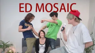 EDmosaic Cô nàng nóng bỏng thang máy bị ba gã cơ bắp tán tỉnh mời hát karaoke!