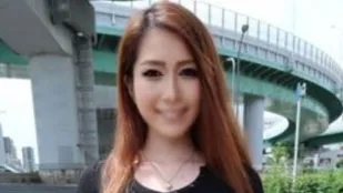 Cô Giáo Trường Làm Móng Nóng Bỏng