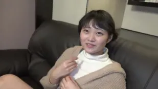 Cựu Vũ Công Ngực E