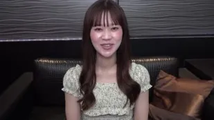 Nữ Người Mẫu Đang Hoạt Động