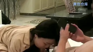 Cô Gái Ngây Thơ Cầu Cứu Và Bị Bắn Đầy