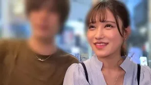 Cô Gái Ngọt Ngào Và Đôi Ngực Siêu To