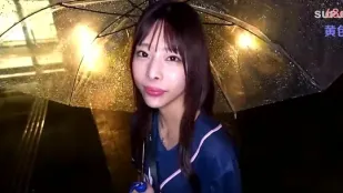 Cô Bé Dễ Thương Bị Chú Già Chiếm Đoạt