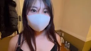 FC2PPV-4592550 Cô Thợ Bánh Vú Khổng Lồ Sáng Chói Hơn Đèn Trang Trí
