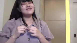 FC2PPV-1875825 Cô Gái Seksi Nhạy Cảm Ướt Sũng