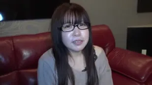 FC2PPV-1640047 Cô Gái Kính Sensible Phun Nước